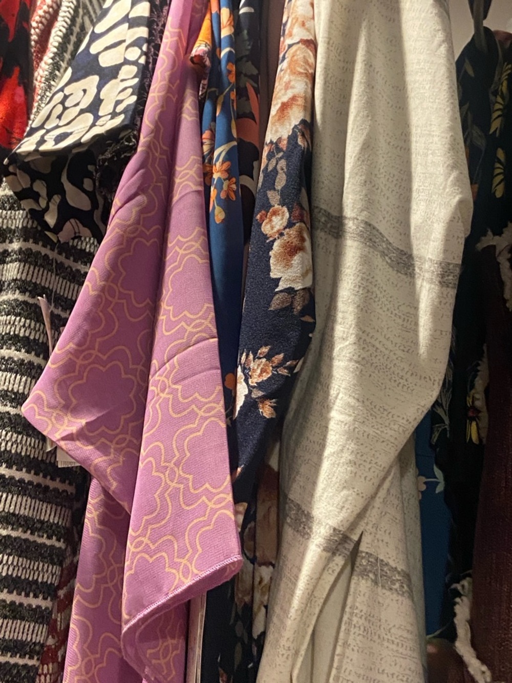 Mix of soft, comfy knit womens styles by Lularoe Size Medium lot of 10